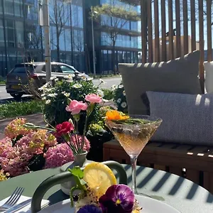 https://bens-the-highdocks.amsterdamhotelsnl.com